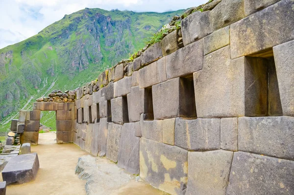 Empty Ruins Machu Picchu Inca Town Peru Stone Walls Stairs — Stock PH๏τo © leelook #356210266