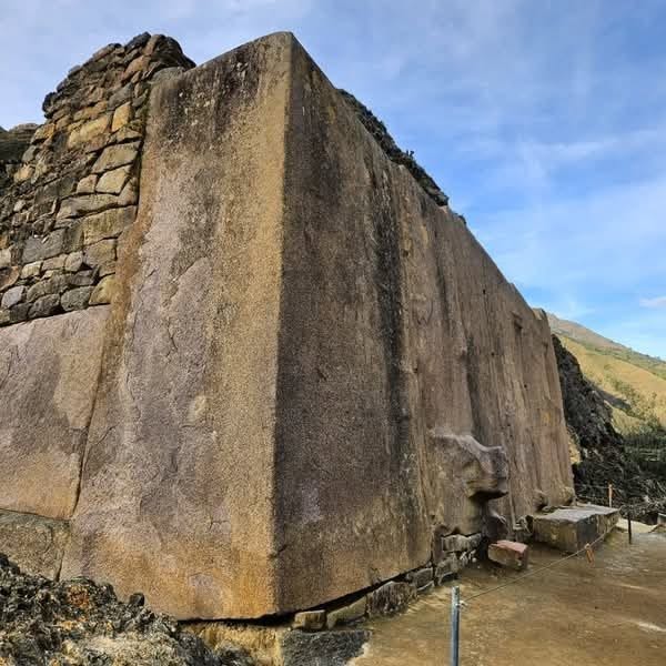 Có thể là hình ảnh về Machu Picchu và Saqsaywaman