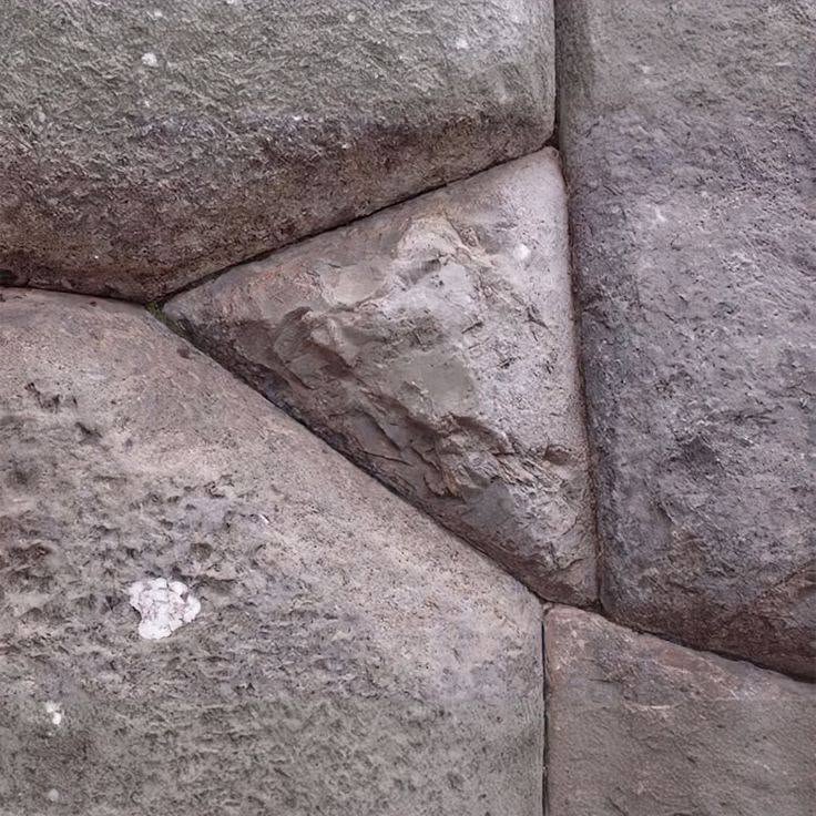 Có thể là hình ảnh về Saqsaywaman
